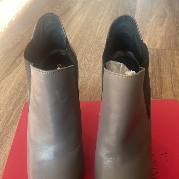 Saint Laurent Leather Ankle Boots 39.5 Authentic - Picture 9 of 10